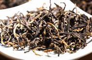 为什么普洱茶主要以饼茶形式出现？散茶和饼茶的口感有何不同？