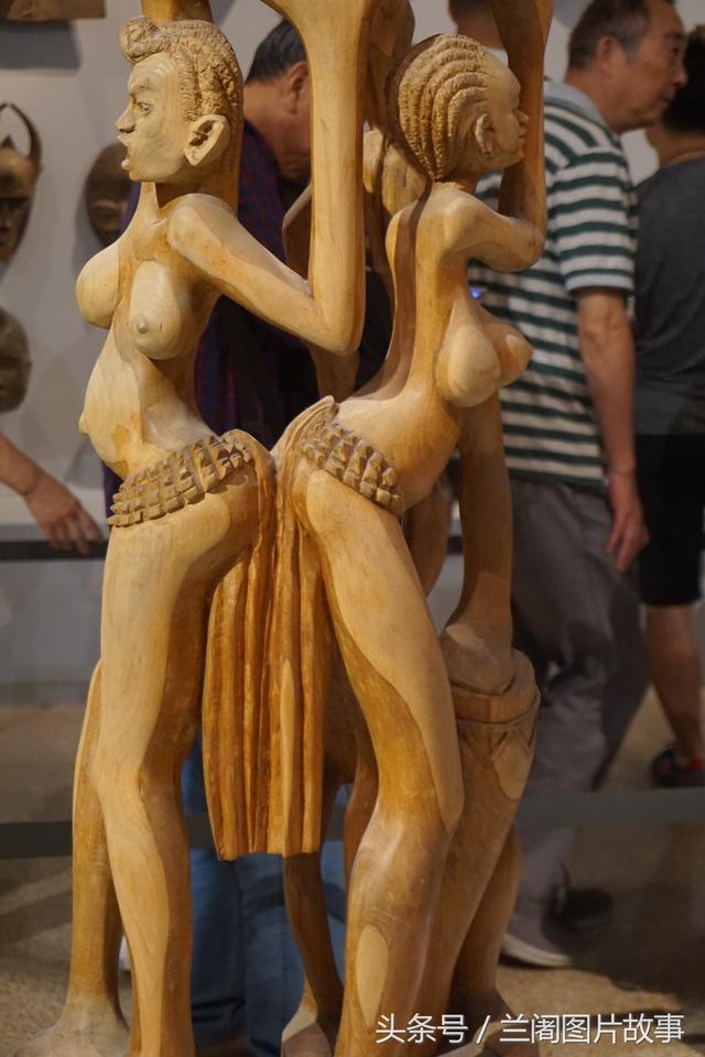 非洲木雕：粗狂，原始，极具张力与韵律性的雕刻艺术